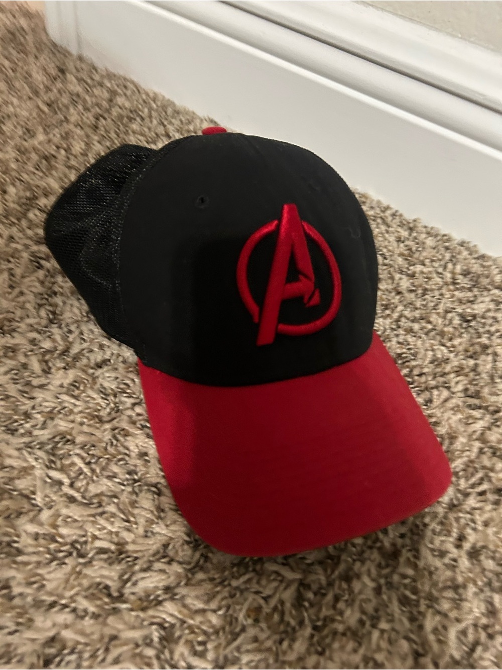 New Era Black and Red 39THIRTY Avengers Cap